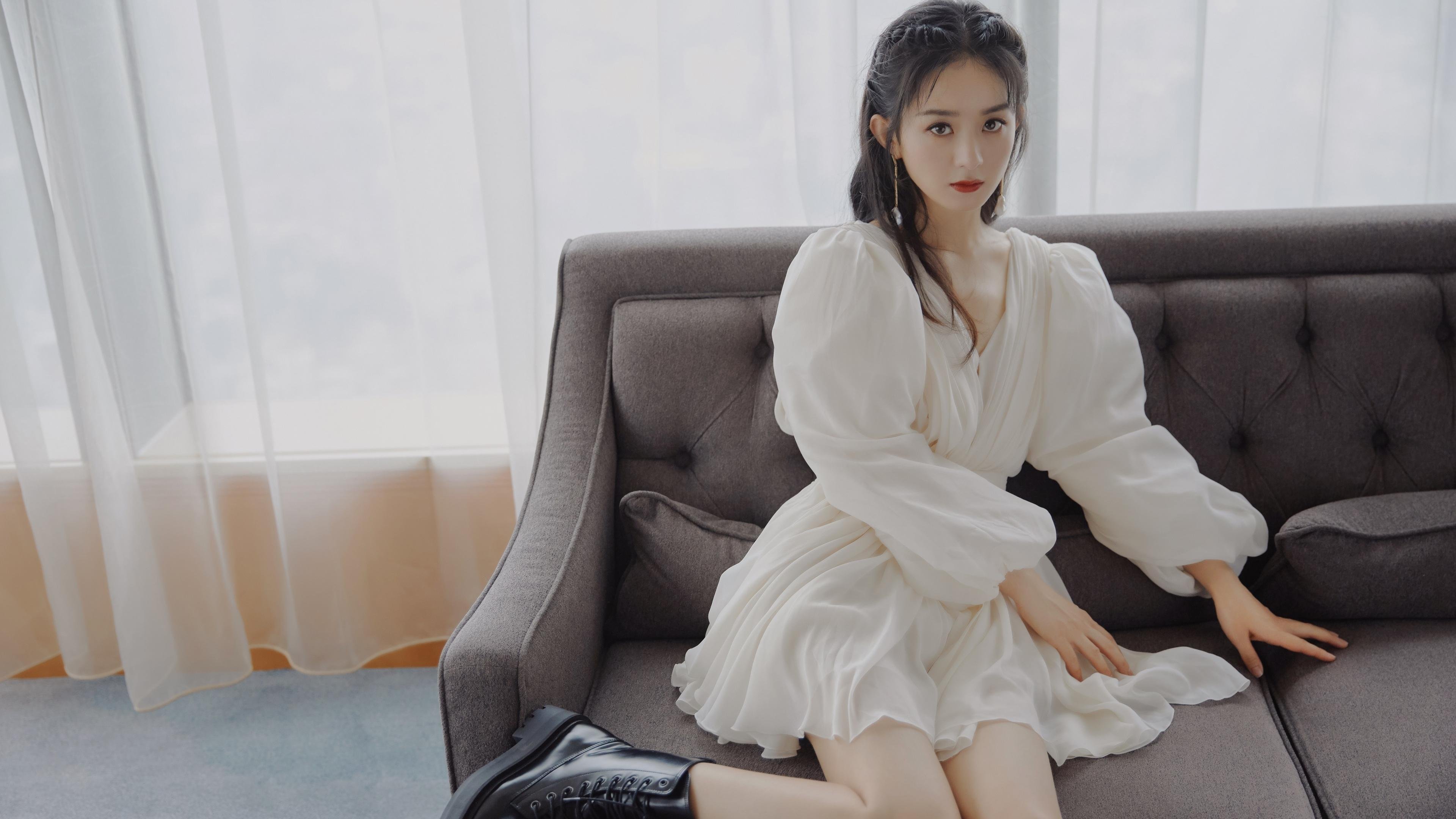 哥伦比亚队门将费尔南德斯在巴黎奥运会上展现出高水平的扑救能力