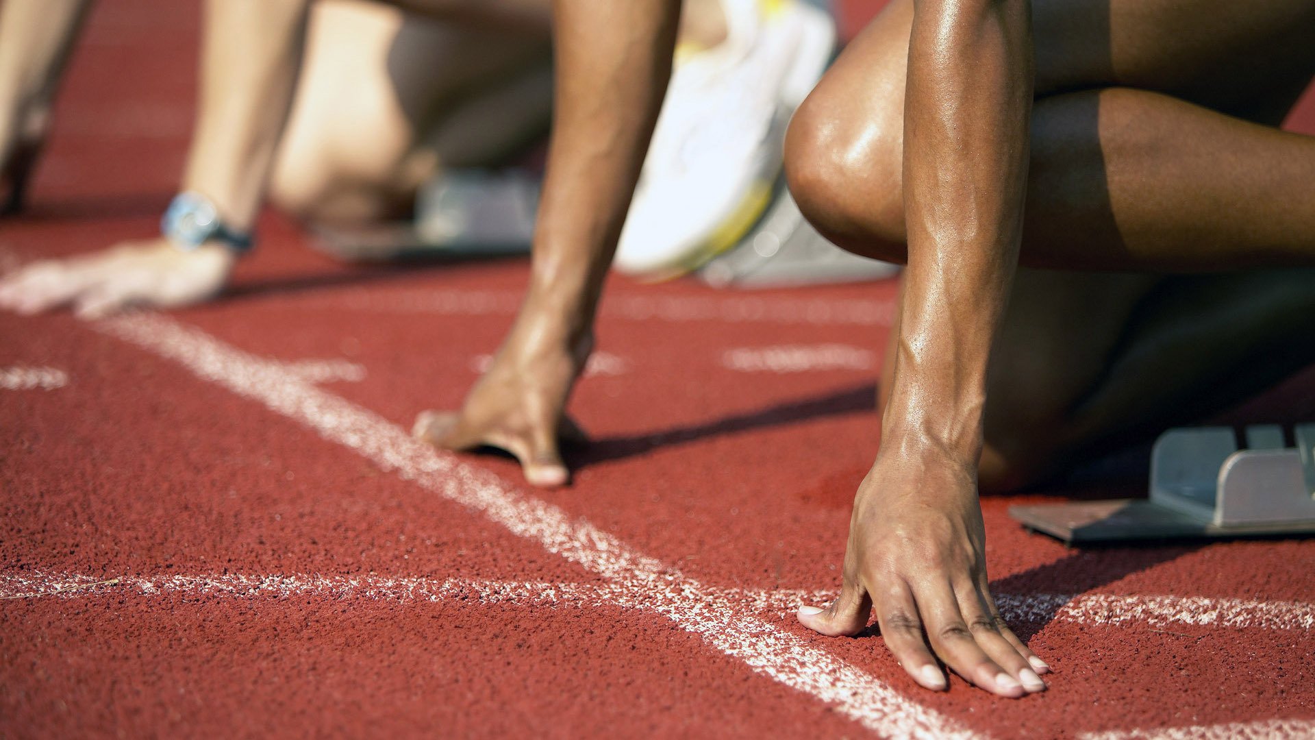 凯尔·查默斯泳池内外双重突破，查尔斯凯萁是什么品牌